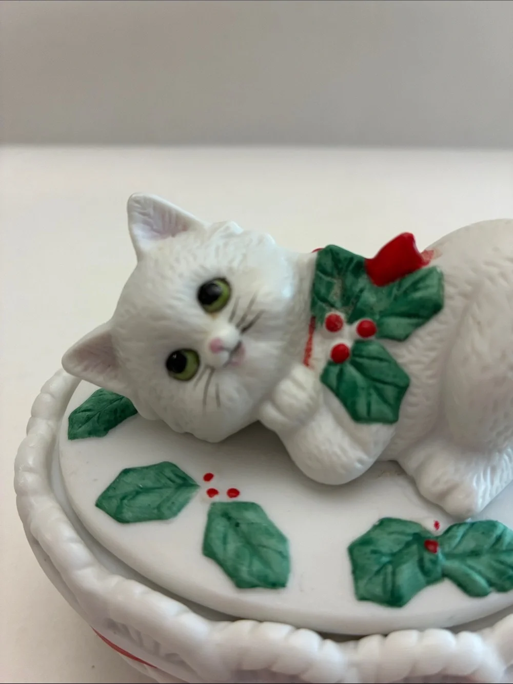 Lefton White Cat Trinket Box with Red Bows and Green Holly